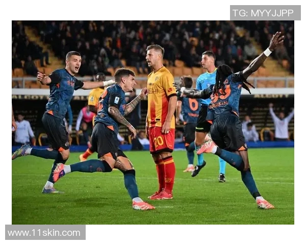 韦拉与墨美洲的激烈对决揭示足球战术与团队合作的精彩瞬间