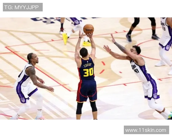 勇士与骑士激战1月17日NBA赛场再现经典对决引发球迷热议